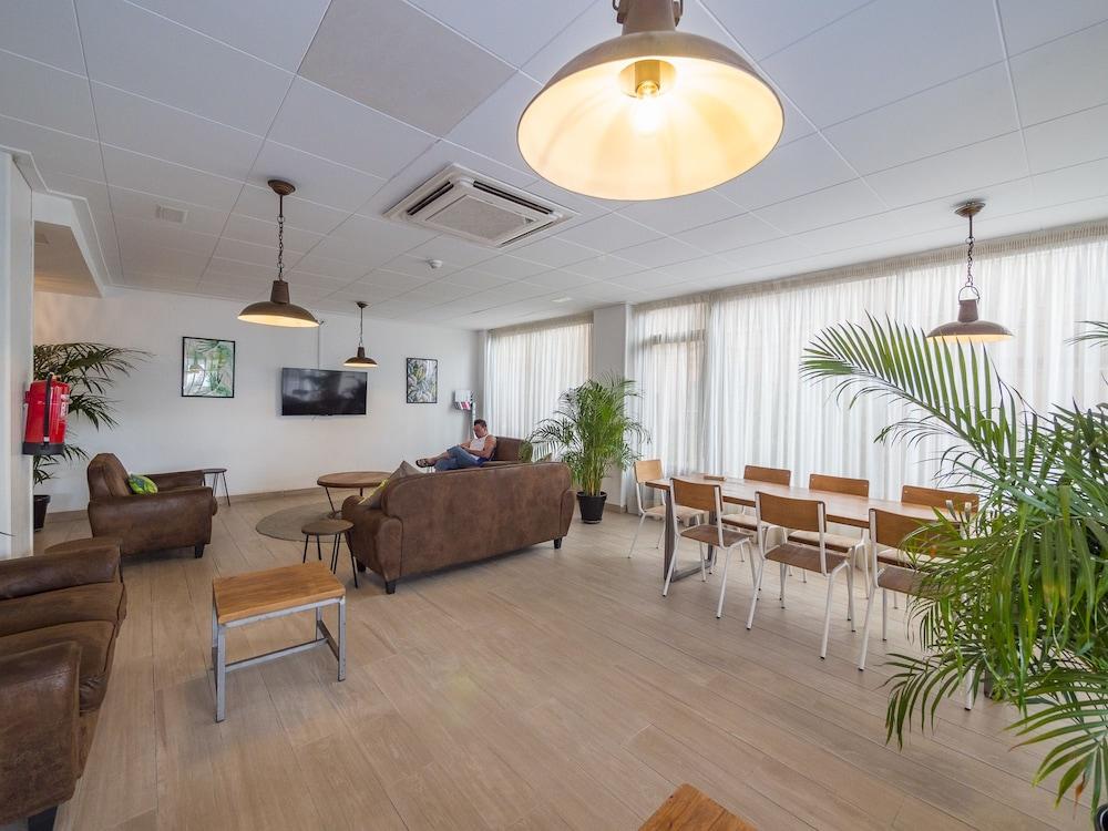 Hotel Checkin Garbí Calella Exteriér fotografie